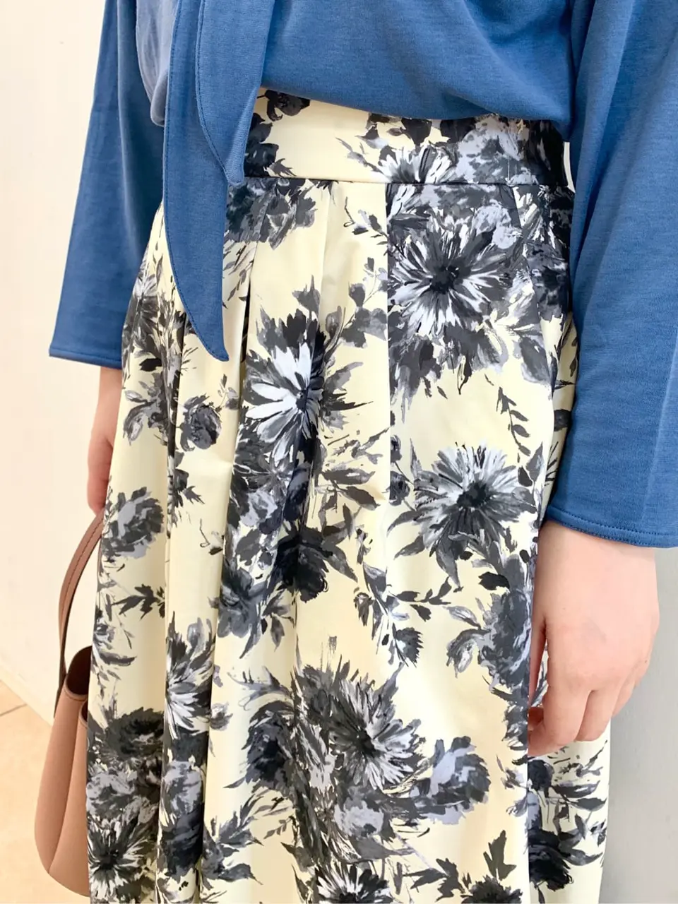 組曲 石井 コーディネート画像