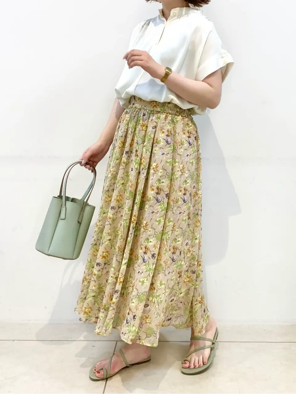 組曲 石井 コーディネート画像