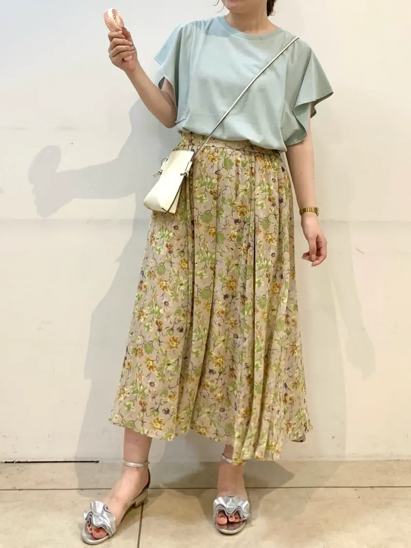 組曲 石井 コーディネート画像