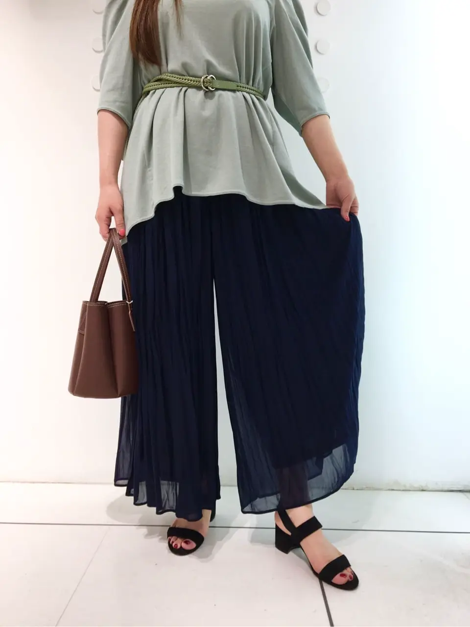 組曲 スタッフ コーディネート画像