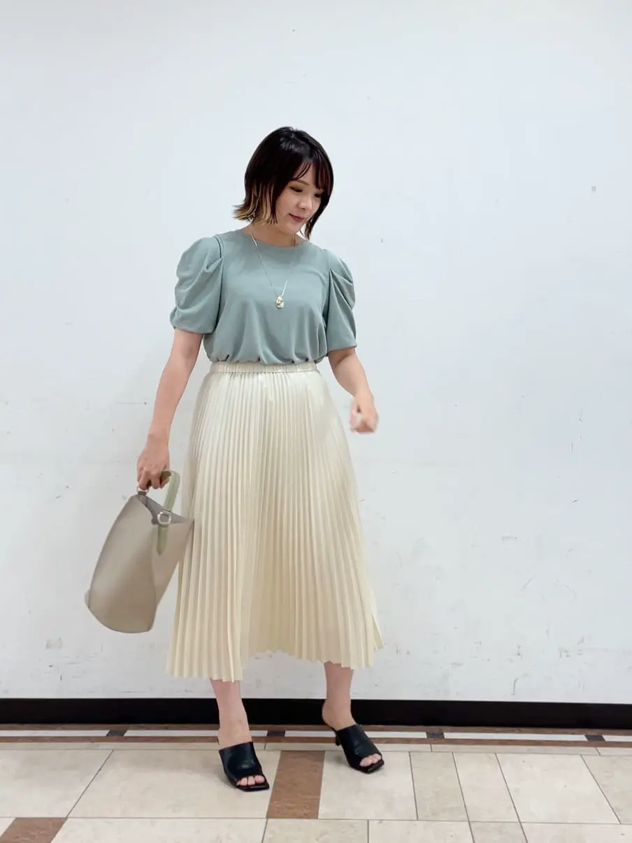 組曲 宮本 コーディネート画像