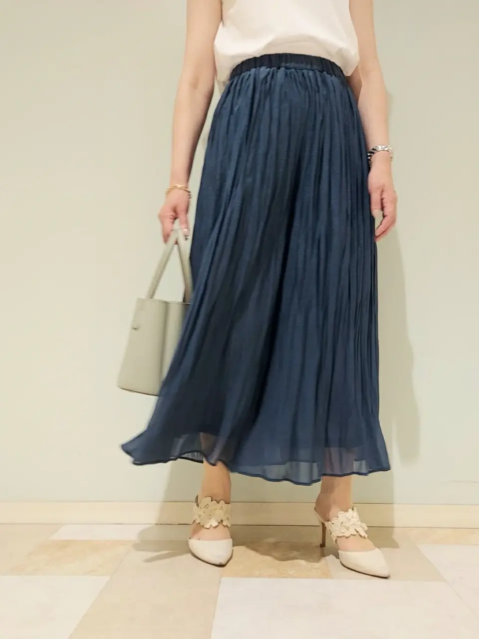 組曲 丸田 コーディネート画像