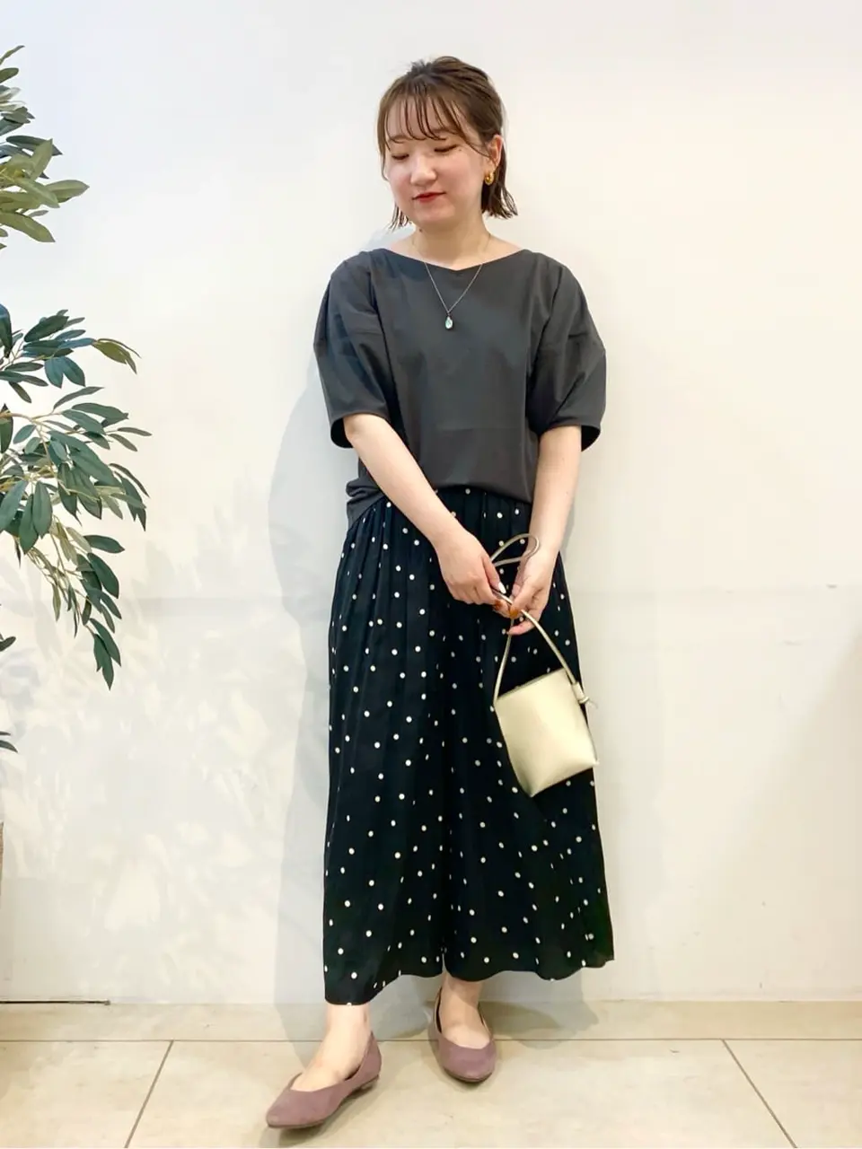 組曲 石井 コーディネート画像