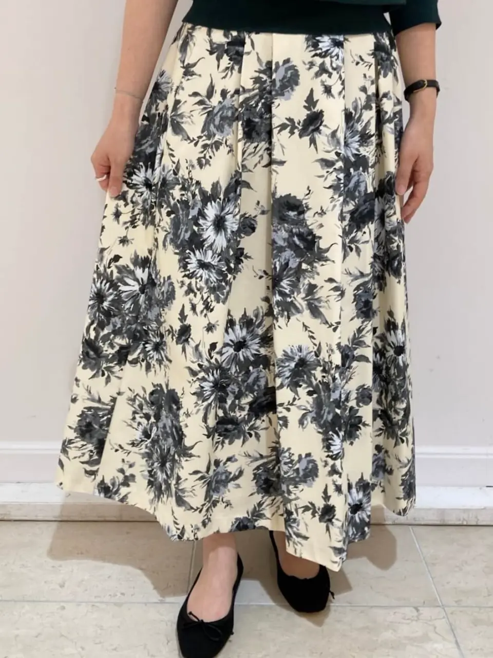 組曲 井上 コーディネート画像