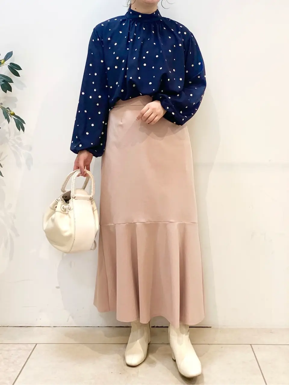 組曲 石井 コーディネート画像