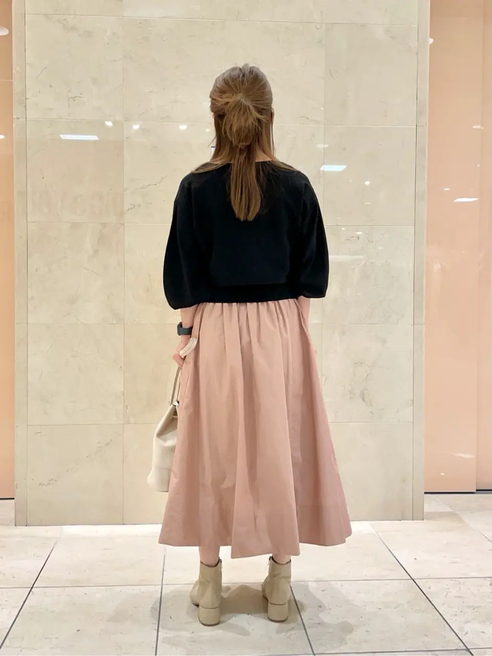 組曲 井上 コーディネート画像