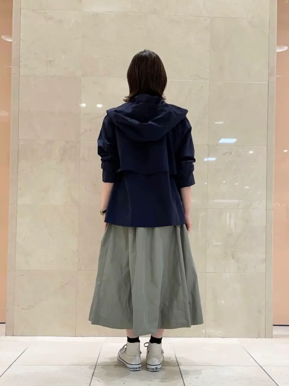 組曲 井上 コーディネート画像