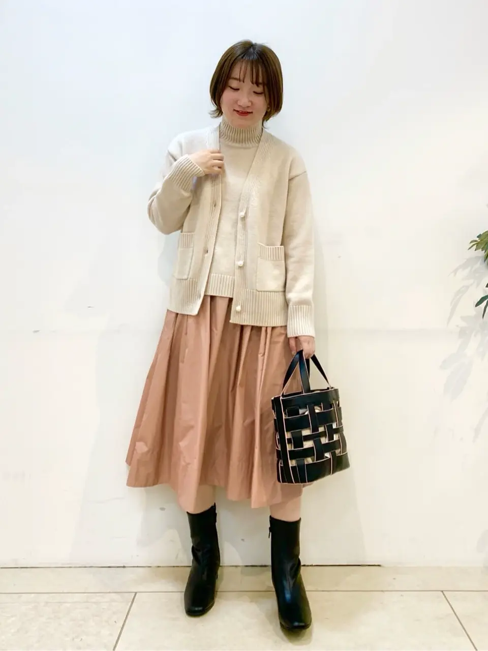 組曲 石井 コーディネート画像