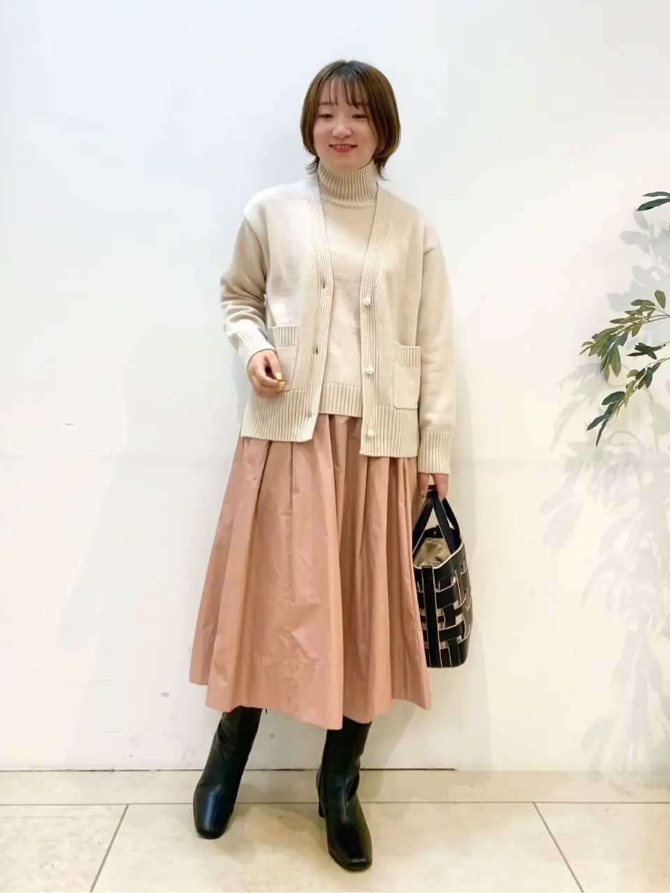 組曲 石井 コーディネート画像