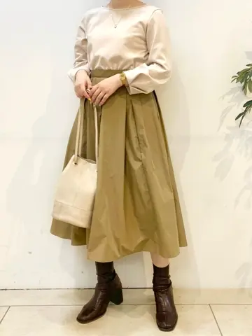 組曲 石井 コーディネート画像