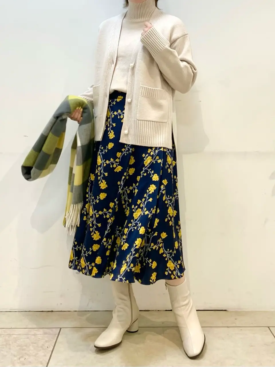 組曲 石井 コーディネート画像