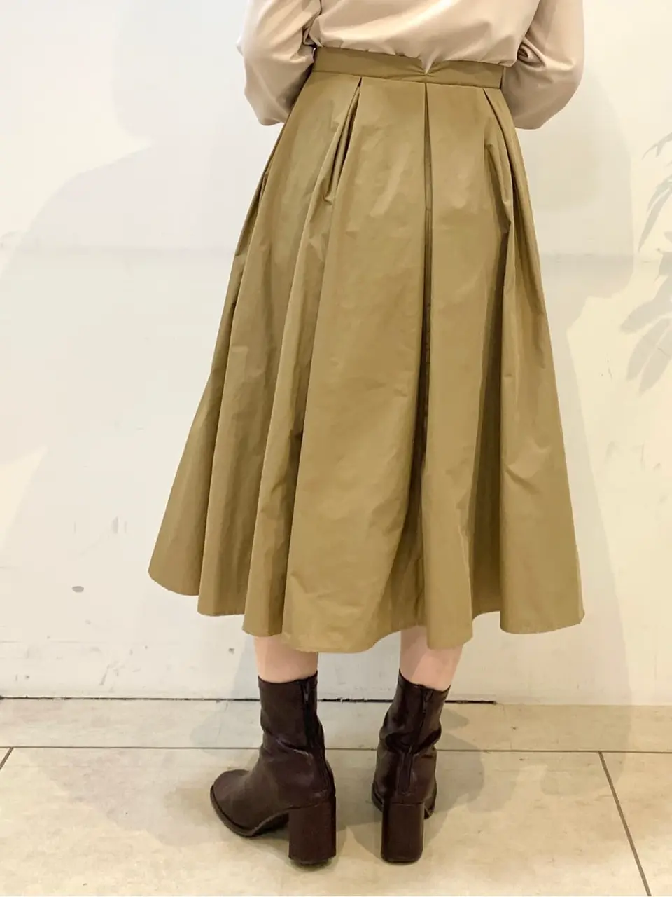 組曲 石井 コーディネート画像