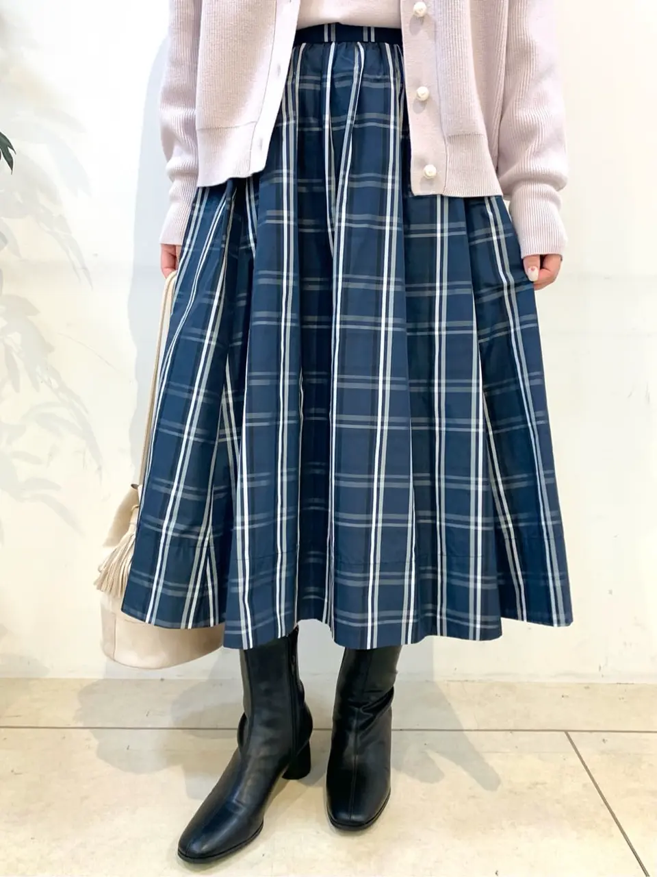 組曲 石井 コーディネート画像