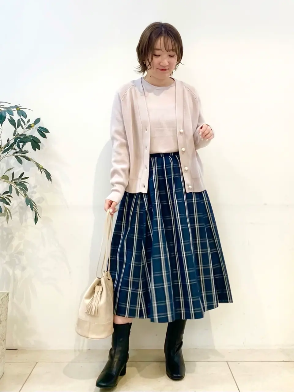 組曲 石井 コーディネート画像