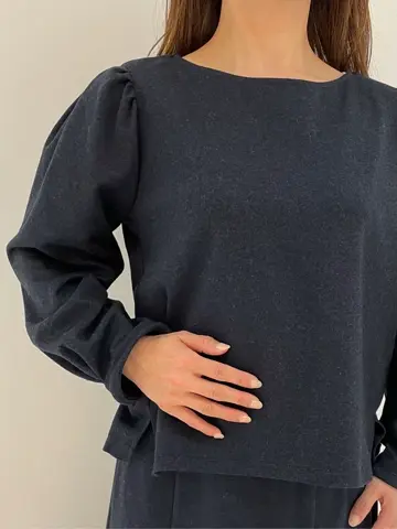 組曲 井上 コーディネート画像