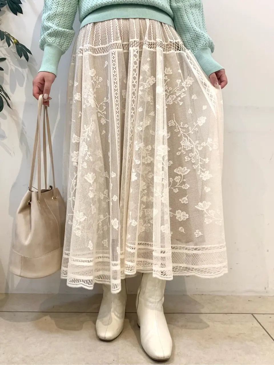 組曲 石井 コーディネート画像