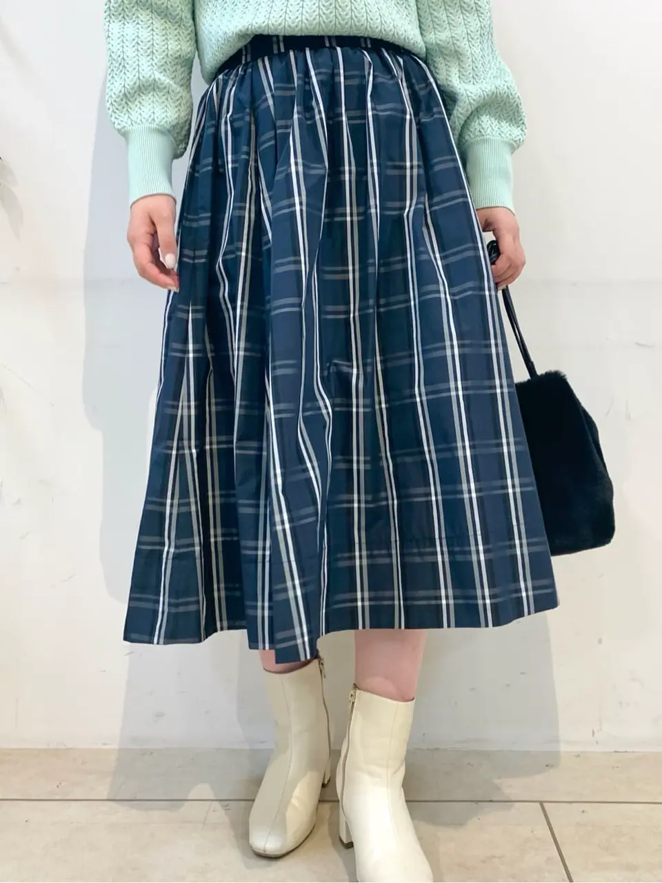 組曲 石井 コーディネート画像