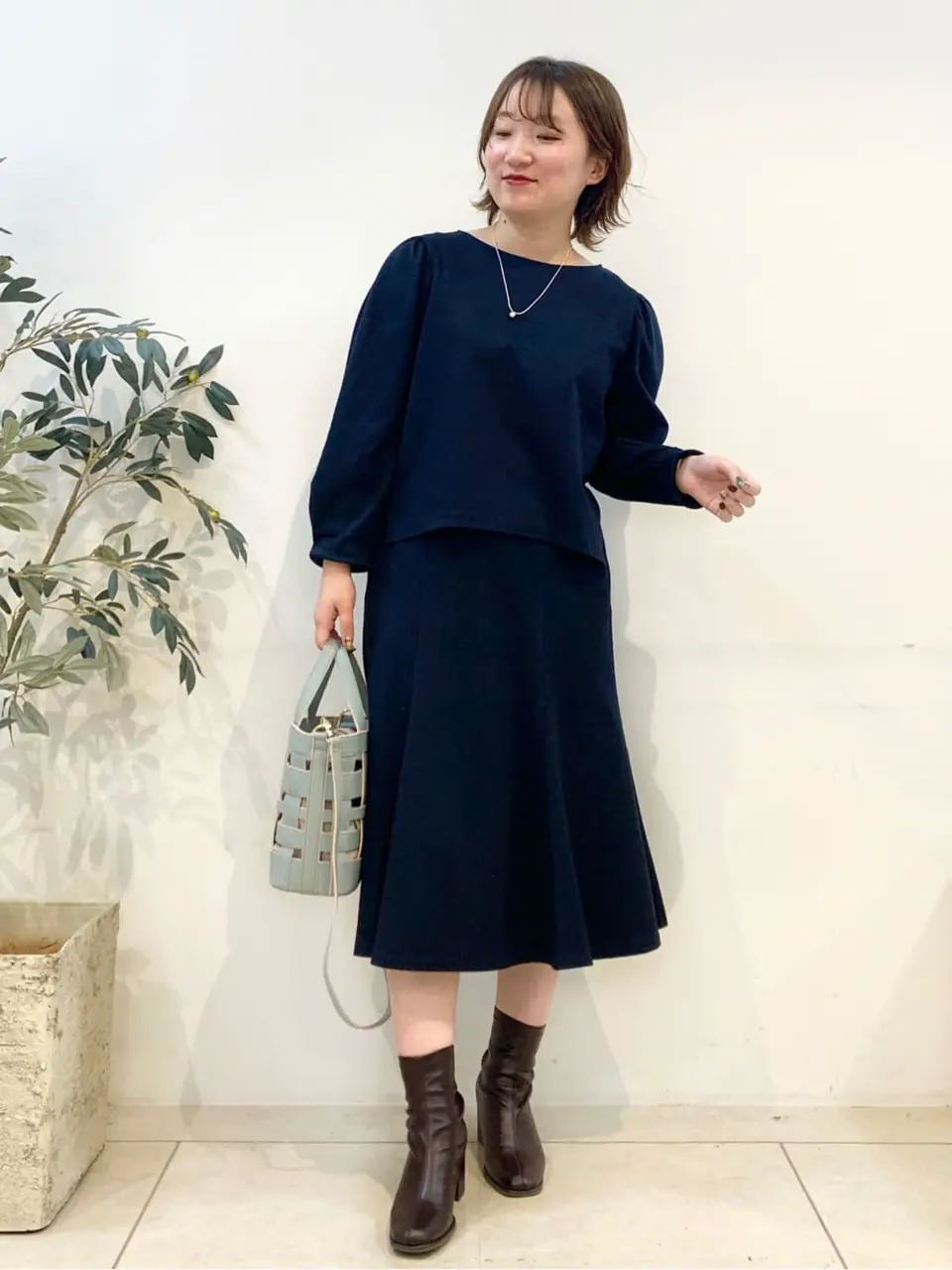 組曲 石井 コーディネート画像