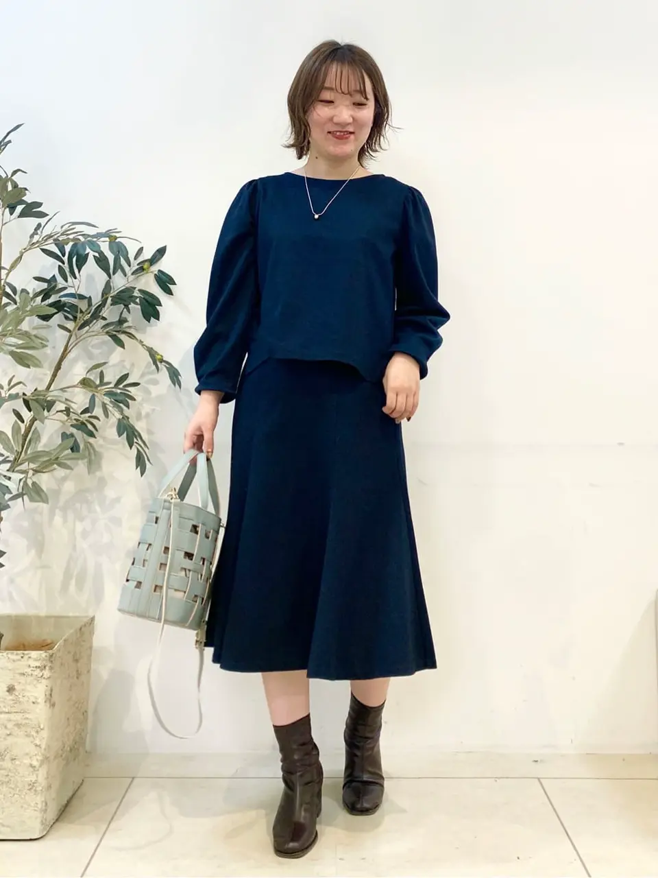 組曲 石井 コーディネート画像