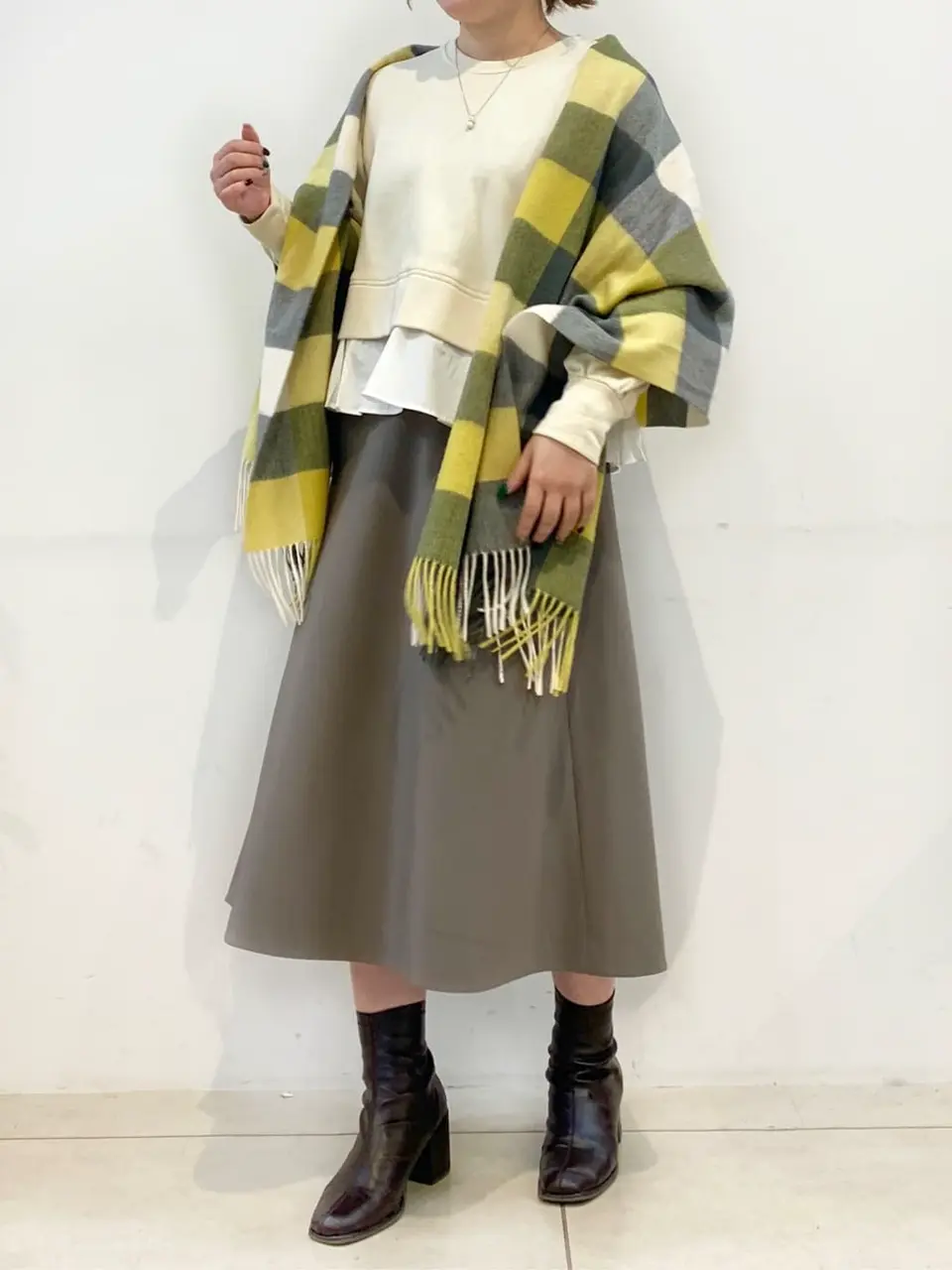 組曲 石井 コーディネート画像