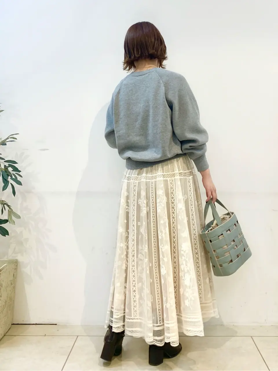 組曲 石井 コーディネート画像