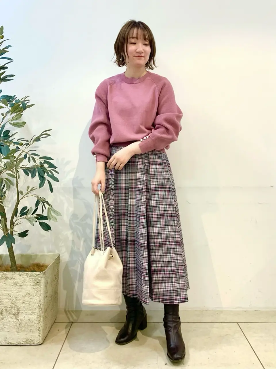 組曲 石井 コーディネート画像