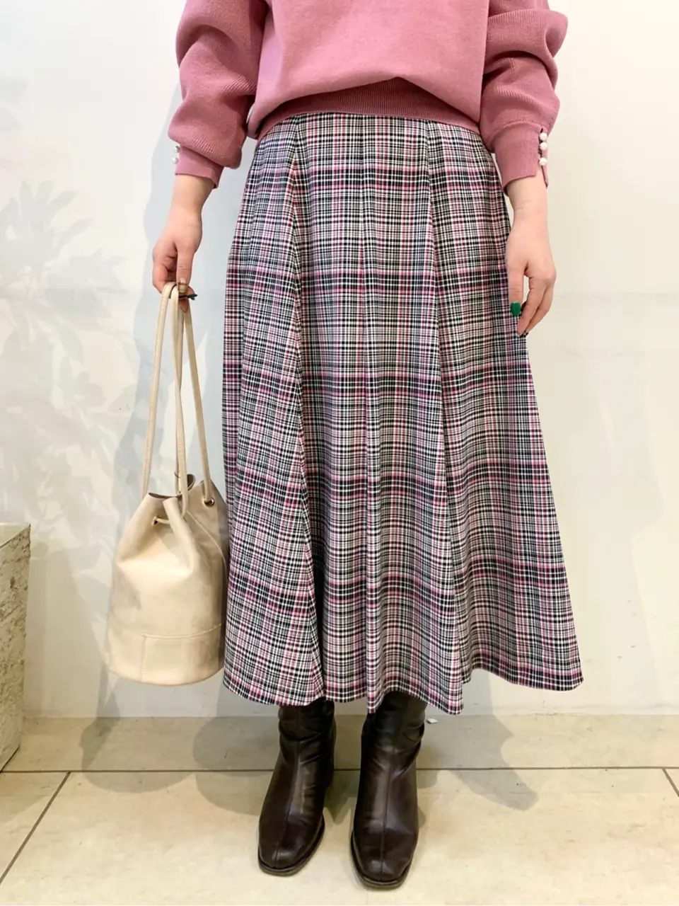 組曲 石井 コーディネート画像