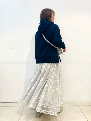 組曲 石井 コーディネート画像