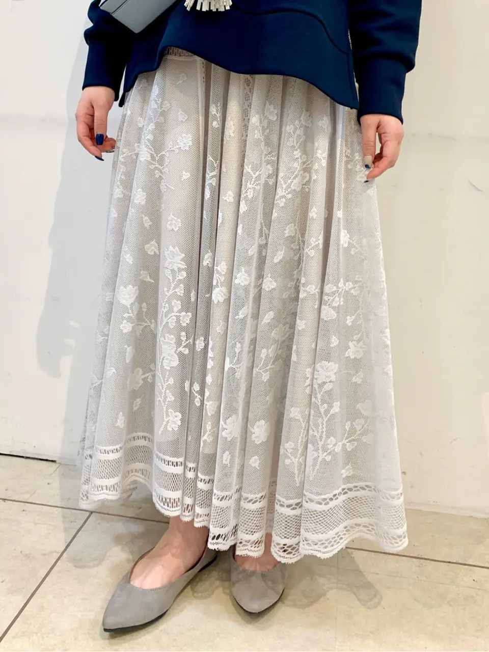 組曲 石井 コーディネート画像