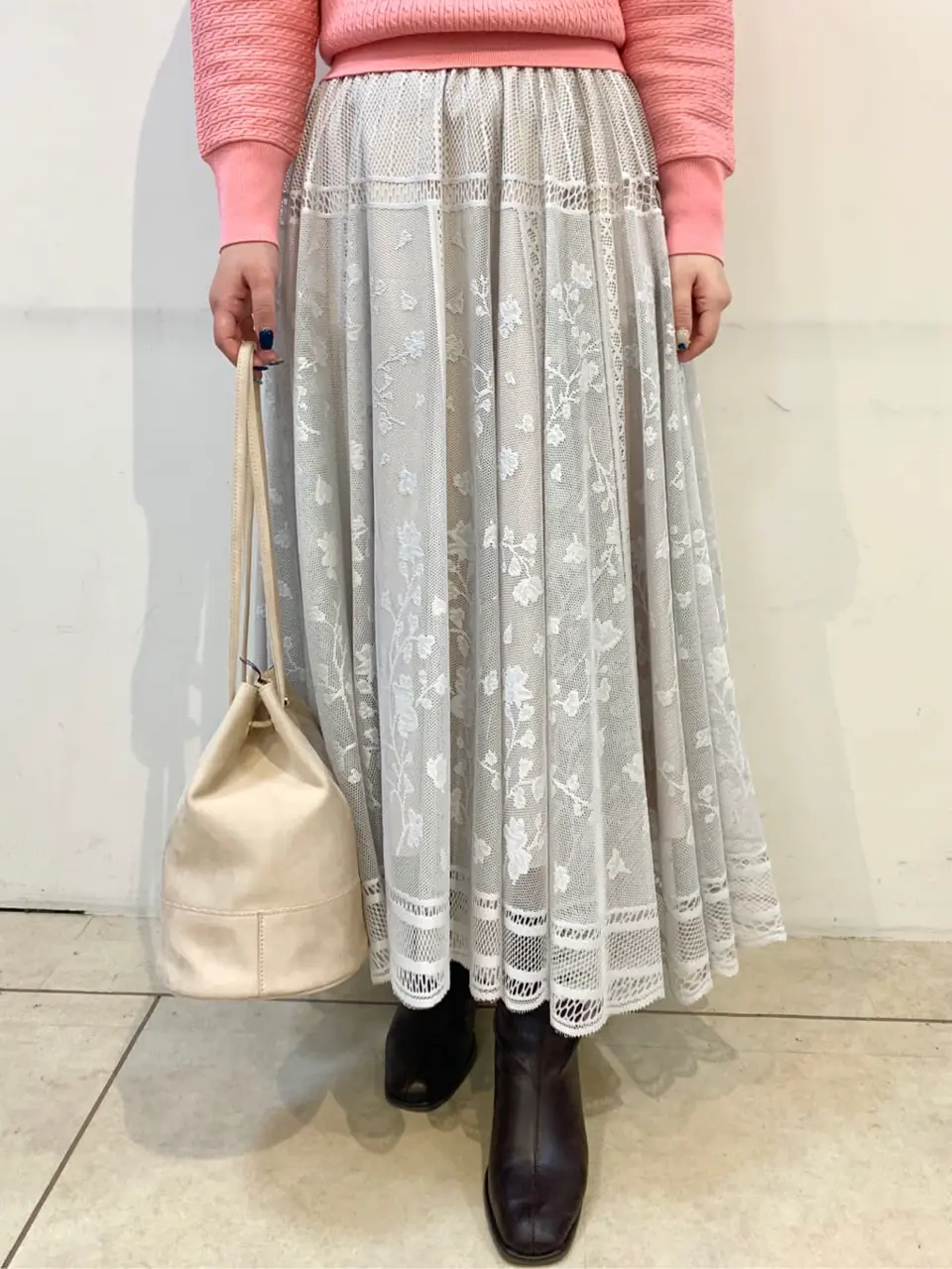 組曲 石井 コーディネート画像