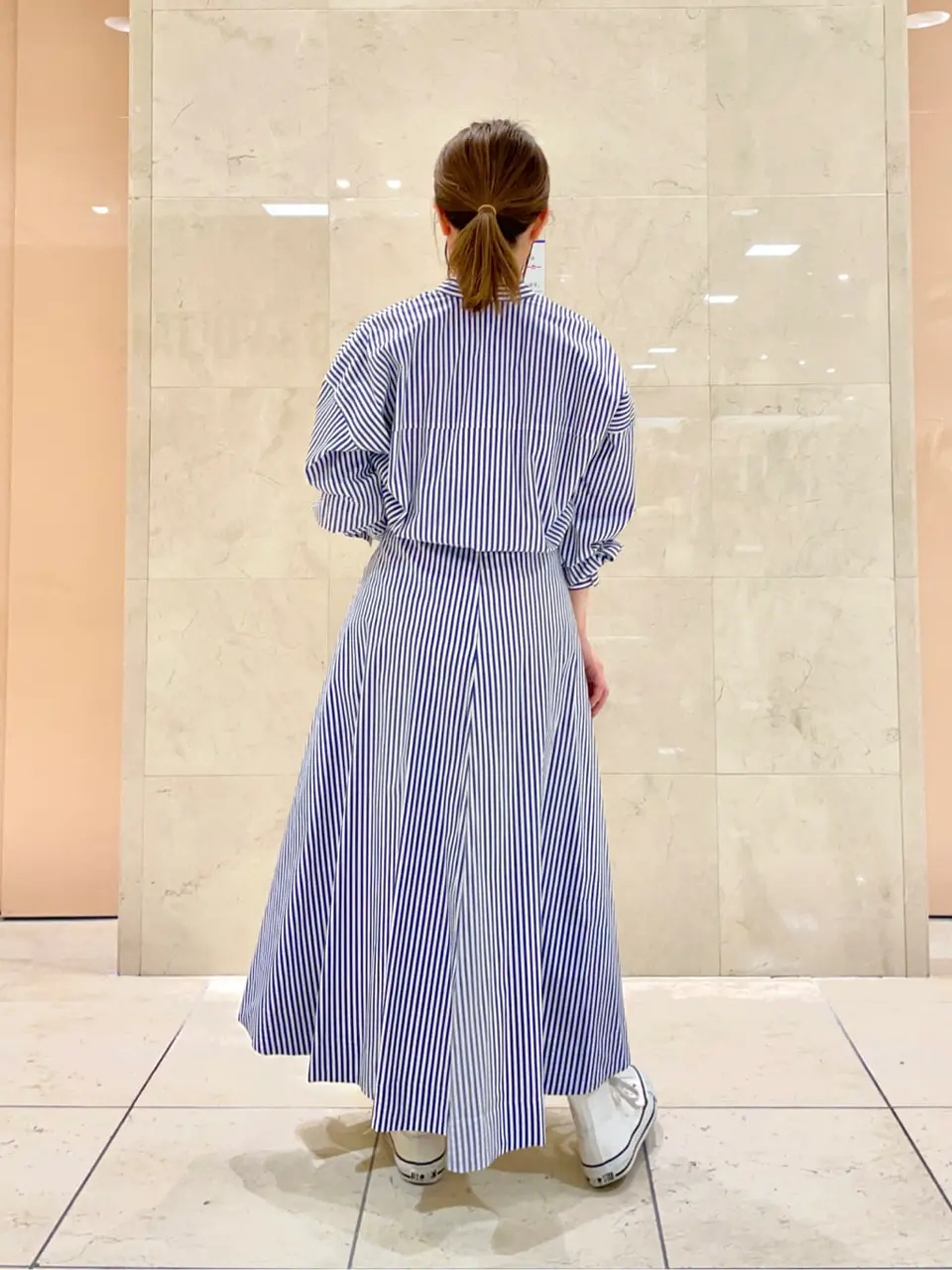 組曲 井上 コーディネート画像