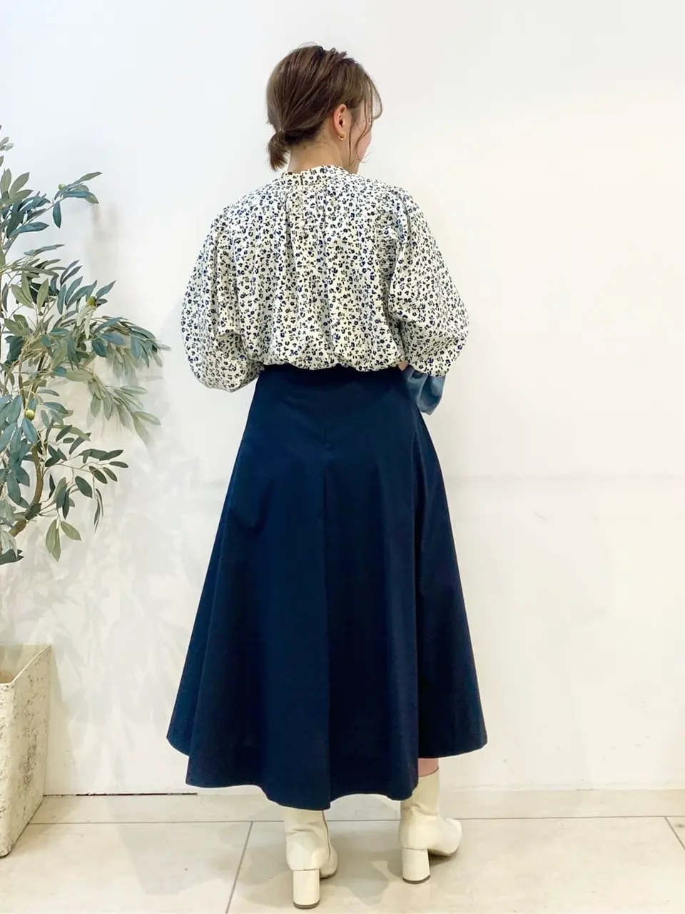 組曲 石井 コーディネート画像