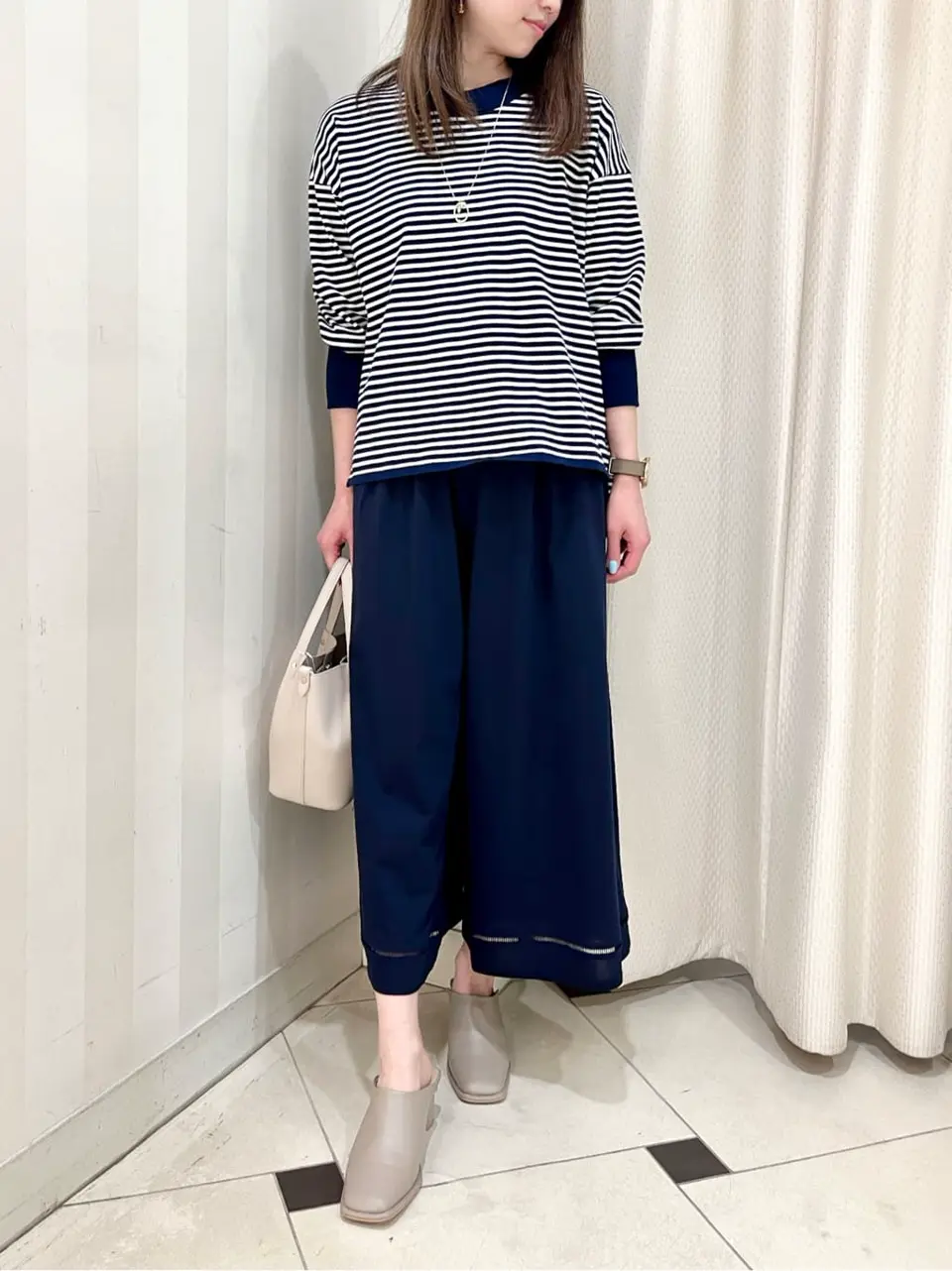 組曲 金井 コーディネート画像