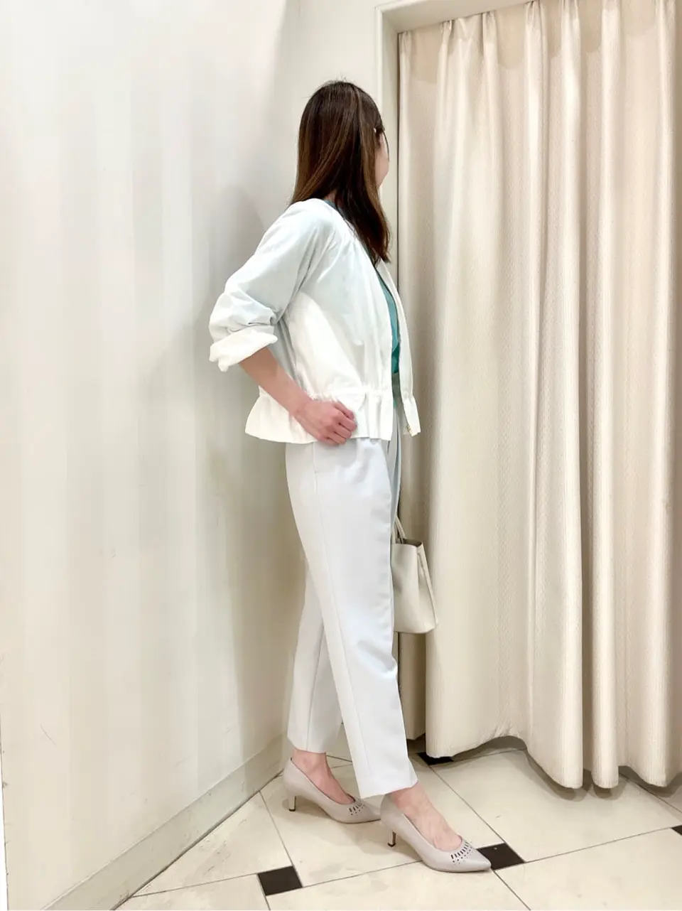 組曲 金井 コーディネート画像