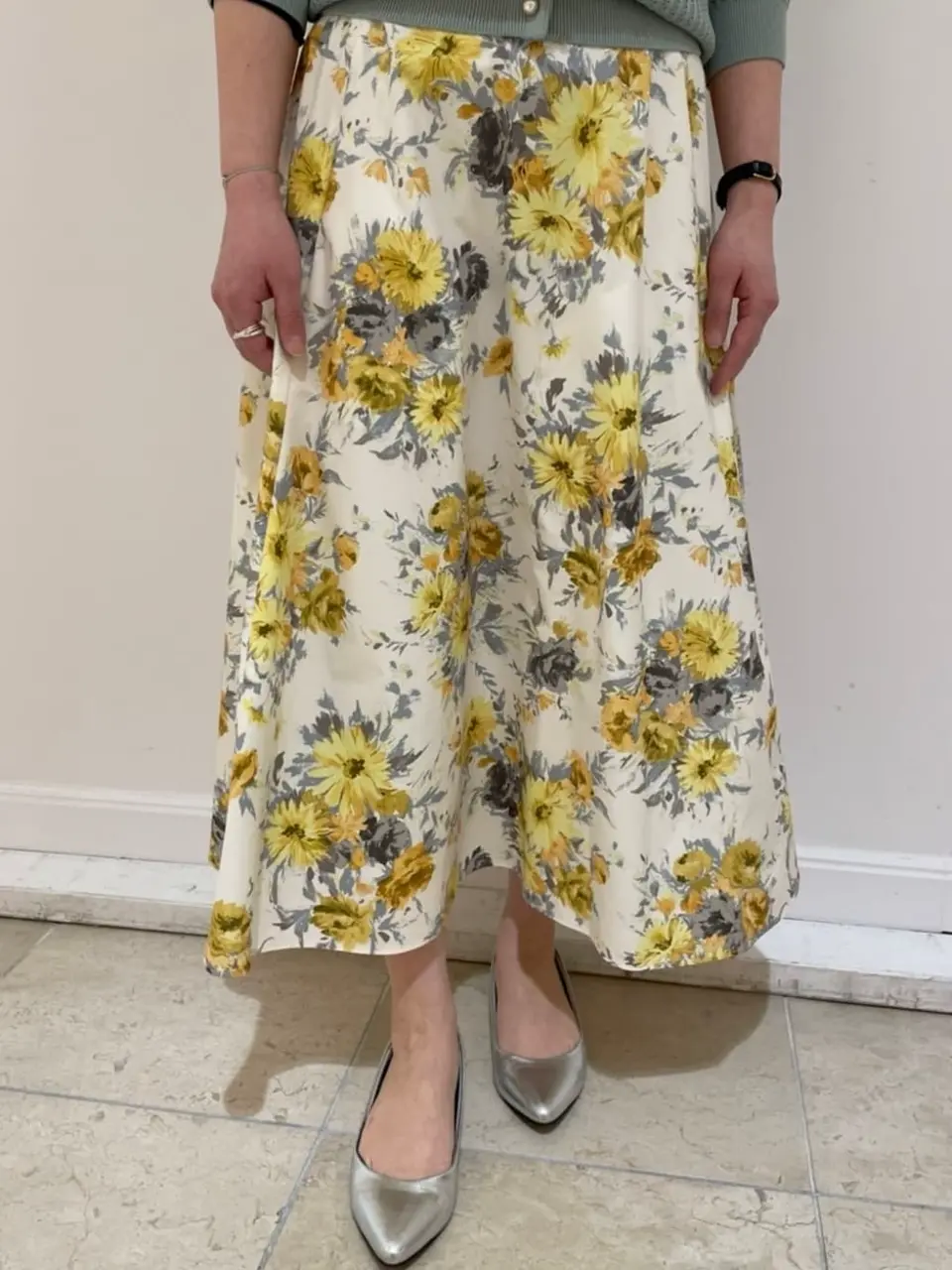 組曲 井上 コーディネート画像