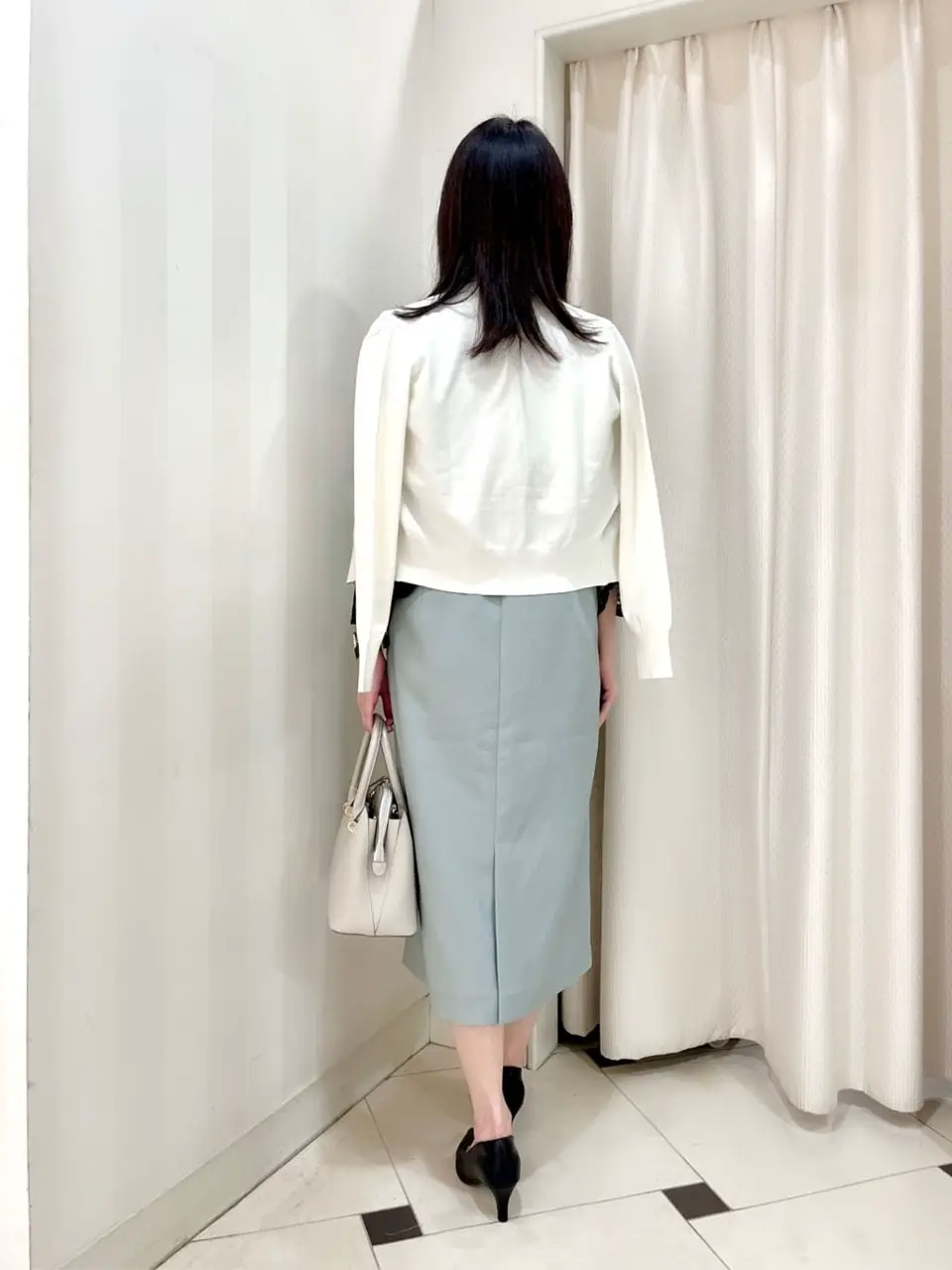 組曲 金井 コーディネート画像