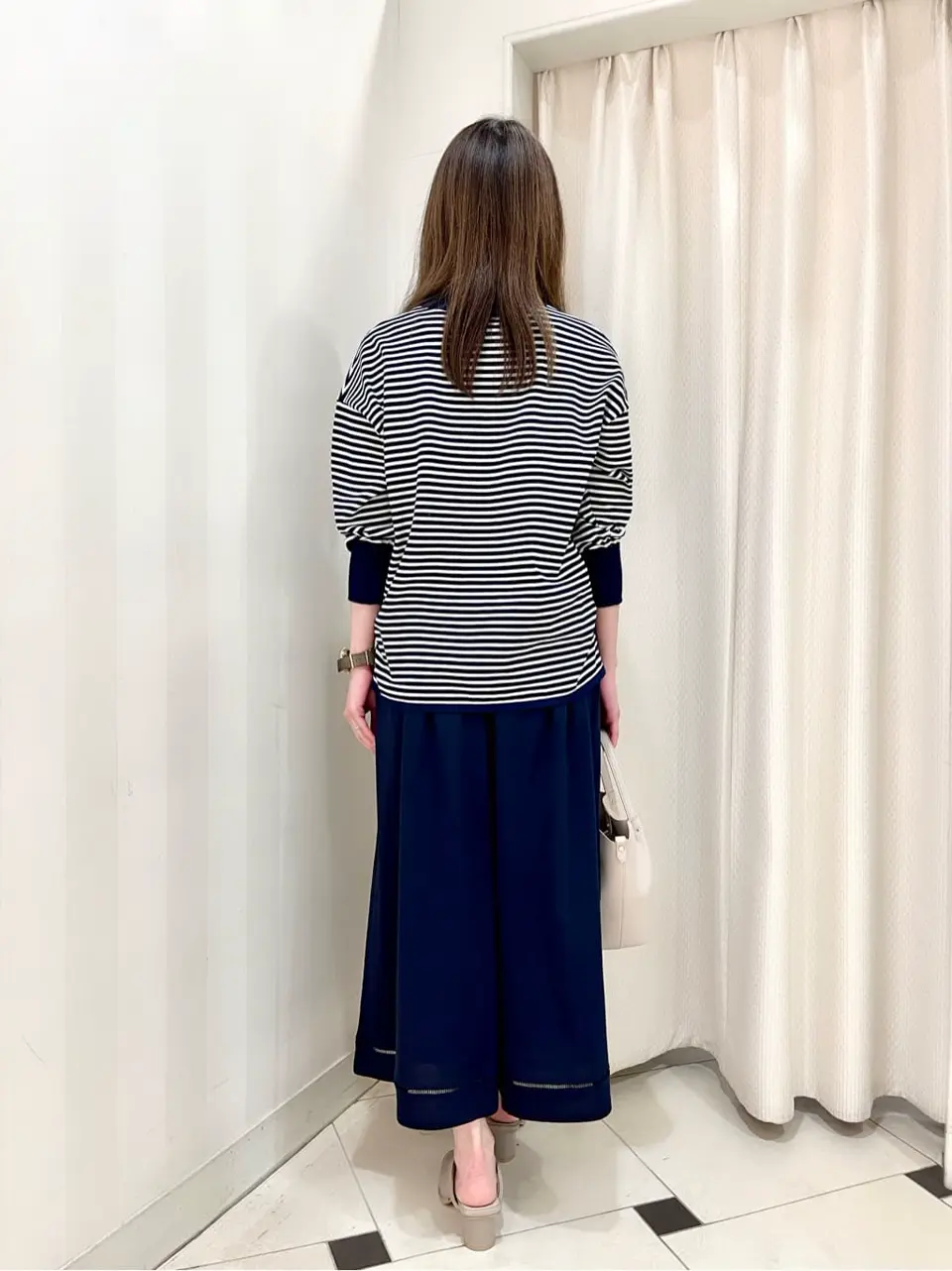 組曲 金井 コーディネート画像