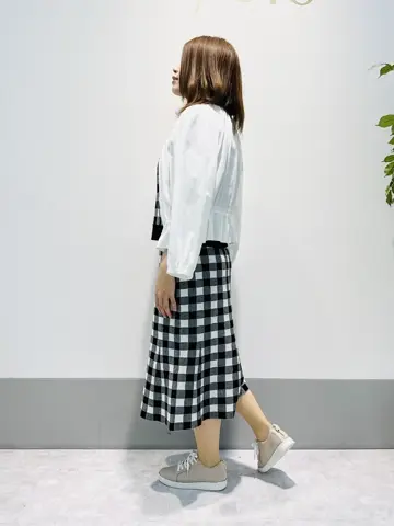 組曲 岡本 コーディネート画像