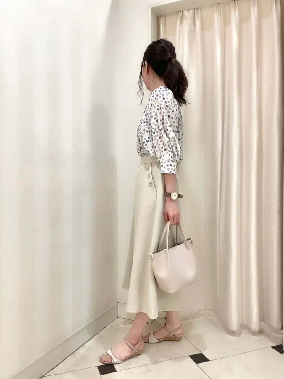 組曲 金井 コーディネート画像