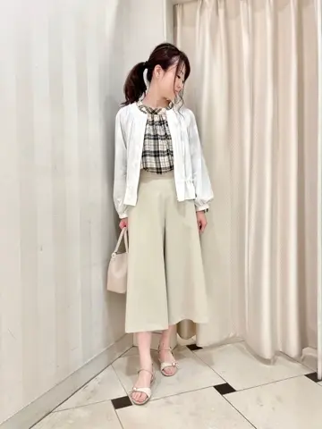 組曲 金井 コーディネート画像