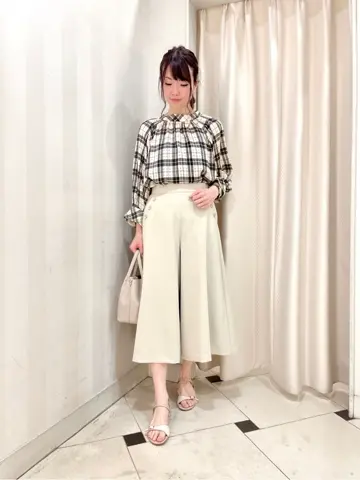 組曲 金井 コーディネート画像