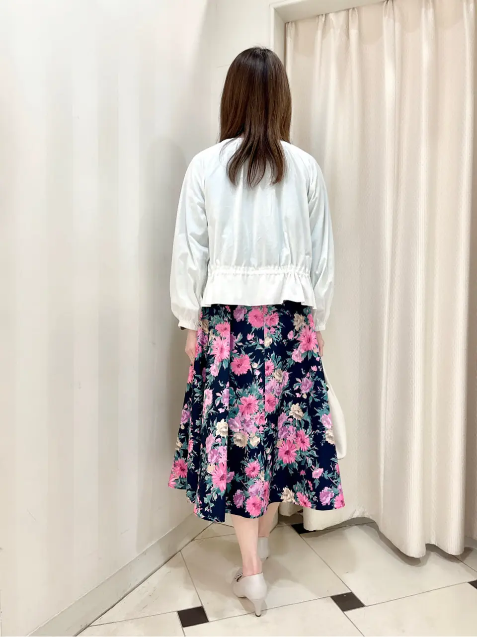 組曲 金井 コーディネート画像