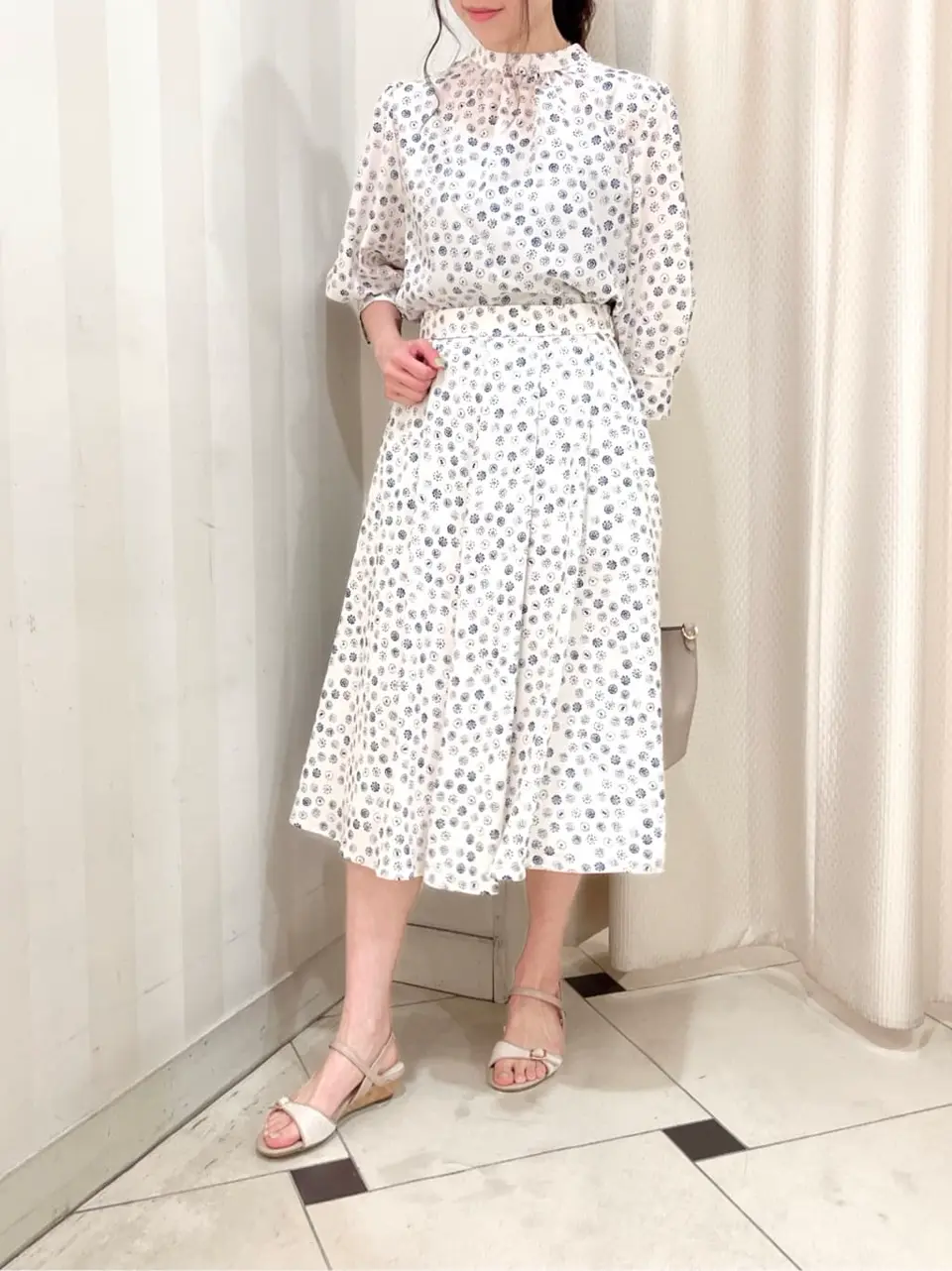 組曲 金井 コーディネート画像