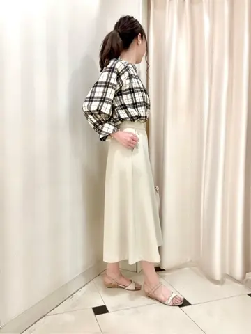 組曲 金井 コーディネート画像