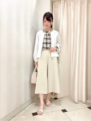 組曲 金井 コーディネート画像