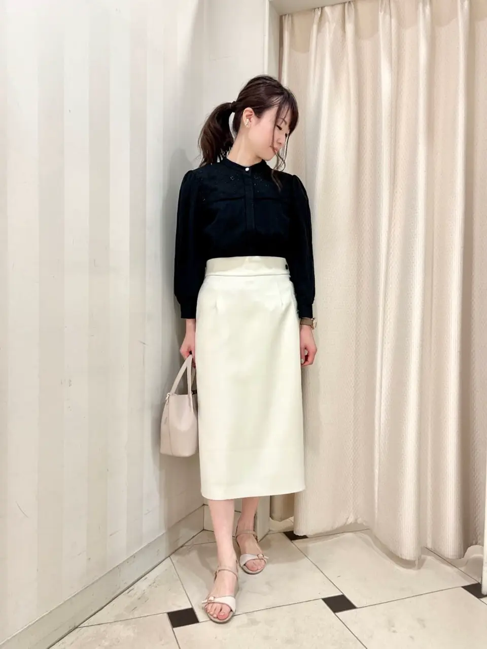 組曲 金井 コーディネート画像