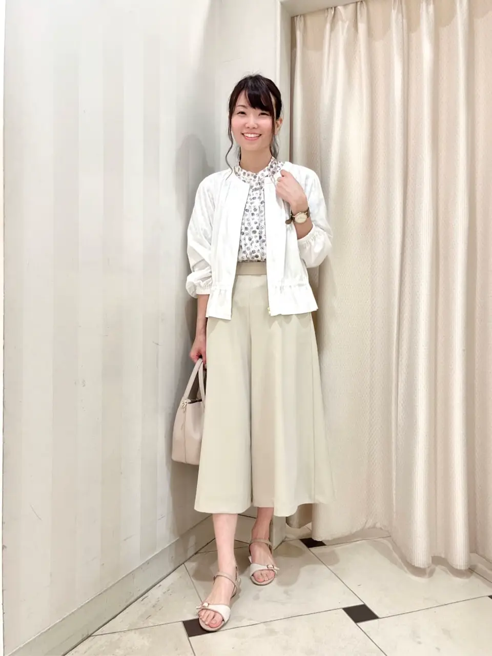 組曲 金井 コーディネート画像