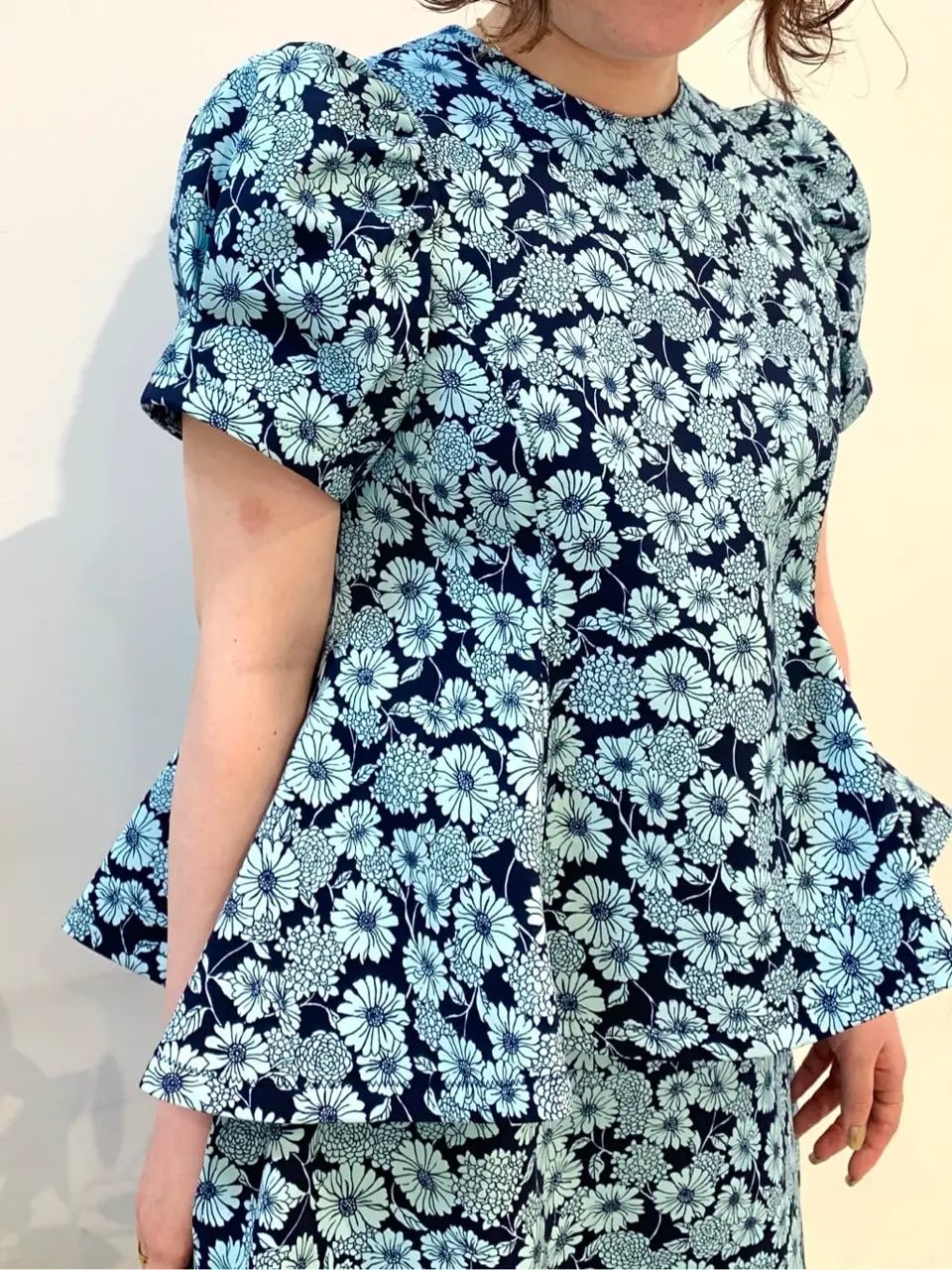 組曲 石井 コーディネート画像