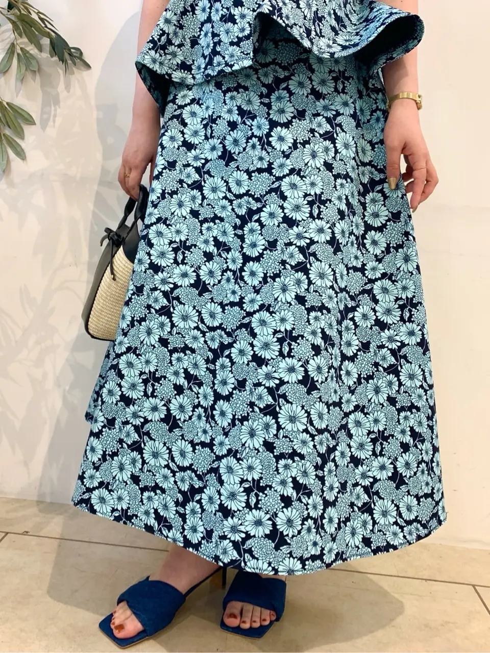 組曲 石井 コーディネート画像