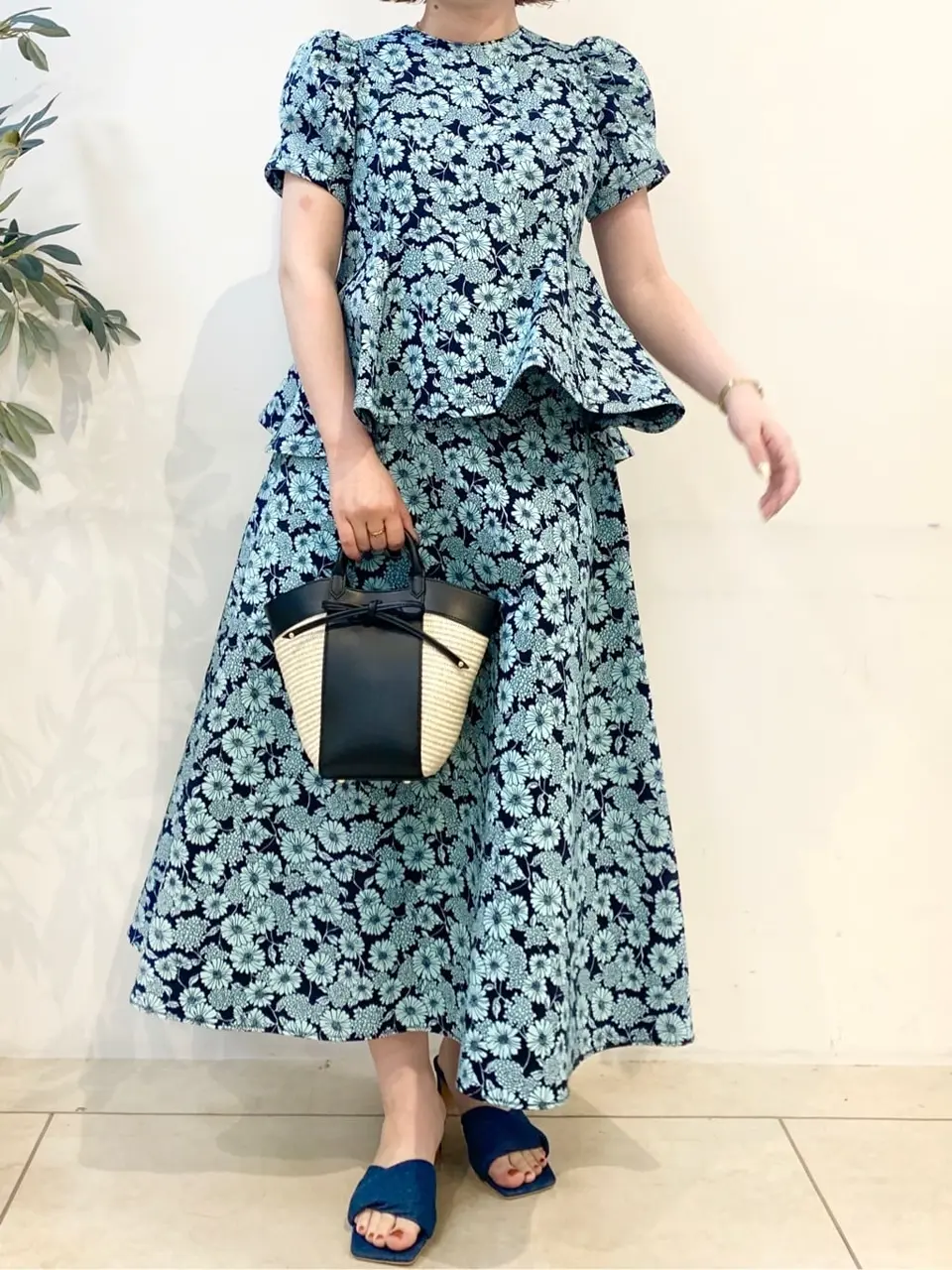 組曲 石井 コーディネート画像